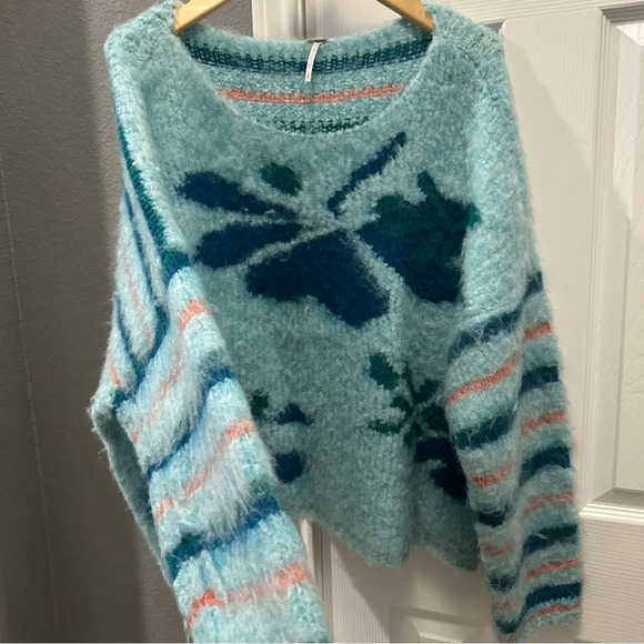Free People blue Lilly pullover sweater size large - Picture 3 of 5